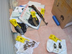 Mardin'de silah ve uyuşturucu baskınları