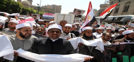 Mısır'da darbe sonrası 50 bin imam görevden alındı