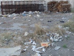 Esnaf: ''Belediye sanayi çöpünü temizlesin''