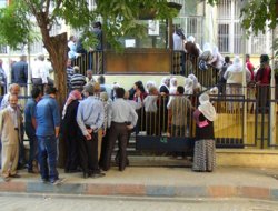 Özürlü ve yaşlıların maaşı çileye dönüştü