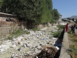 Pislik içindeki kanal hastalık saçıyor