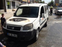 Seyir halindeki araç alev aldı