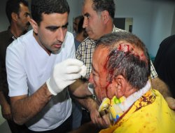 Sağlık çalışanlarına saldırı: 2'si ağır 3 yaralı