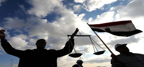 Mübarek'in adamları tek tek beraat ettiriliyor!