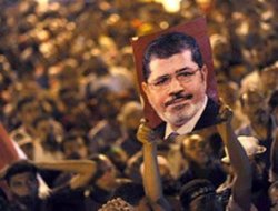 Mısır'da Şehitlerin Kanına Vefa gösterileri