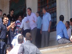 Fatih Camii'nde arbede