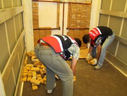 Van'da 4 milyon TL değerinde uyuşturucu ele geçirildi