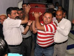 Nusaybin'de bir kadın tavanı astığı iple intihar etti