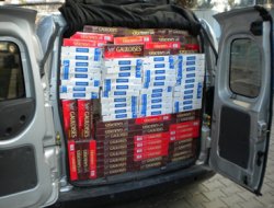 Siverek'te 15 bin 900 paket kaçak sigara ele geçirildi