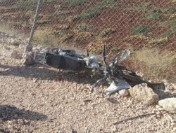 Otomobil motosiklete çarptı: 2 ölü, 1 yaralı