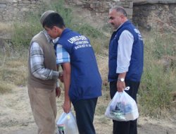 Umut Der'in Tatvan'da yardımları sürüyor