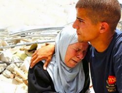 Siyonist İsrail Filistinlilerin Barakalarını Yıktı