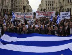 Komşuda grev bitmiyor