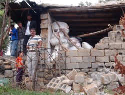 Deprem mağdurları yardım bekliyor