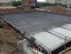 Yapımı devam eden cami yardım bekliyor