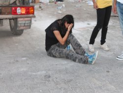 Yolda yürürken otomobil çarptı