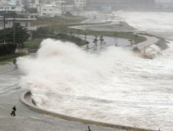 Beklenen tayfun Çin`i vurdu: 25 ölü