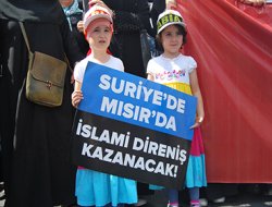 Üniversiteliler, Suriye ve Mısır için toplanıyor