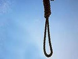 İmam camide kendini astı