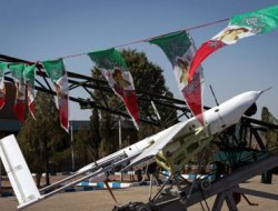 İran'ın yeni İHA'sı görücüye çıktı