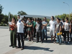 Üniversite öğrencileri yüksek kiraları protesto etti