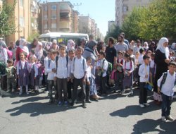 Öğrenci velileri okuldaki sorunlara çözüm için eylem yaptı