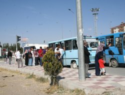 Vanlıların durak çilesi sürüyor