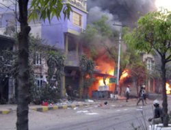 Myanmar'da 40 Müslüman öldürüldü