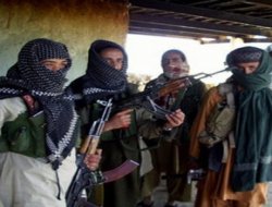 El Kaide 20 Askeri Serbest Bıraktı