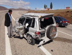 Karlıova yolunda kaza: 2 ağır yaralı