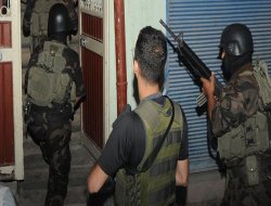 İstanbul'da şafak operasyonu