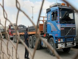 Siyonistler Gazze`ye inşaat sevkiyatını durdurdu