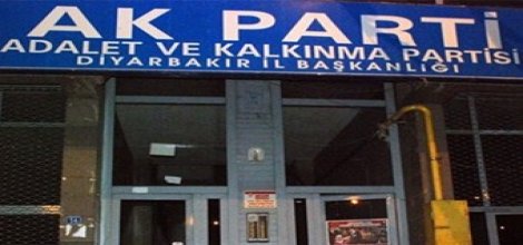 Diyarbakır Ak Parti binasına ses bombası atıldı