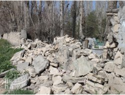 Mezarlıklar da Depremzede Oldu