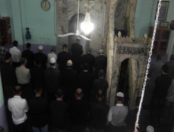 Bayram namazında camiler doldu taştı