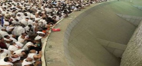 Hacılar bugün şeytan taşlıyor