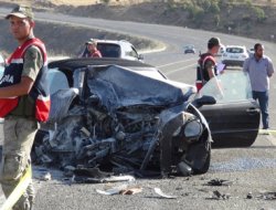 Yollar yine kan gölüne döndü