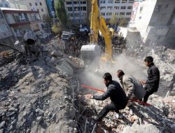 "Van Depremi 37 atom bombasına denktir"