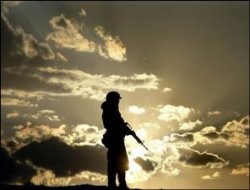 Asker askeri öldürdü