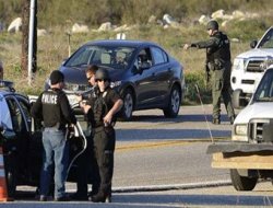 Polis oyuncak silahlı çocuğu vurdu