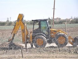 Nusaybin`de Sınıra İstinat Duvarı Örülüyor