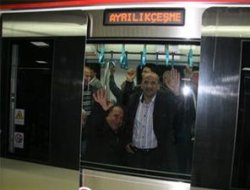Marmaray ilk gün yolda kaldı