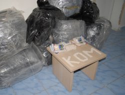 Siverek'te 65 kg esrar ele geçirildi