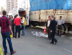 TIR'ın çarptığı çocuk hayatını kaybetti