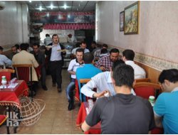 Batmanlı Hayırseverden, Kutlu Doğum Ayı Nedeniyle Esnafa Yemek