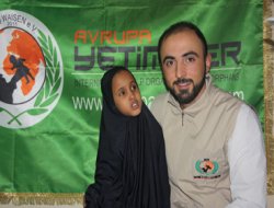 Avrupa Yetim-Der Kenya'da göz ameliyatı yaptırdı