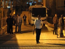 PKK'liler adliyeye saldırdı: Bir polis yaralandı