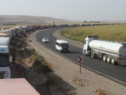 Habur'da TIR kuyruğu 40 kilometreye ulaştı