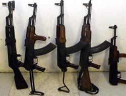 Kaleşnikof yüklü gemi yakalandı