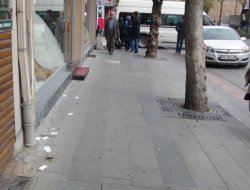 Konyalılar yere atılan kartvizitlerden bıktı!